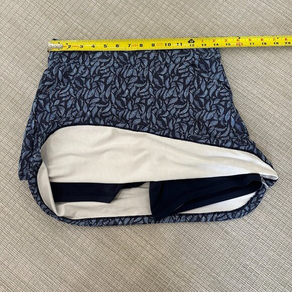 Peter Millar Alice petal palm leaf patterned, blue athletic skort, size Small - Picture 6 of 8